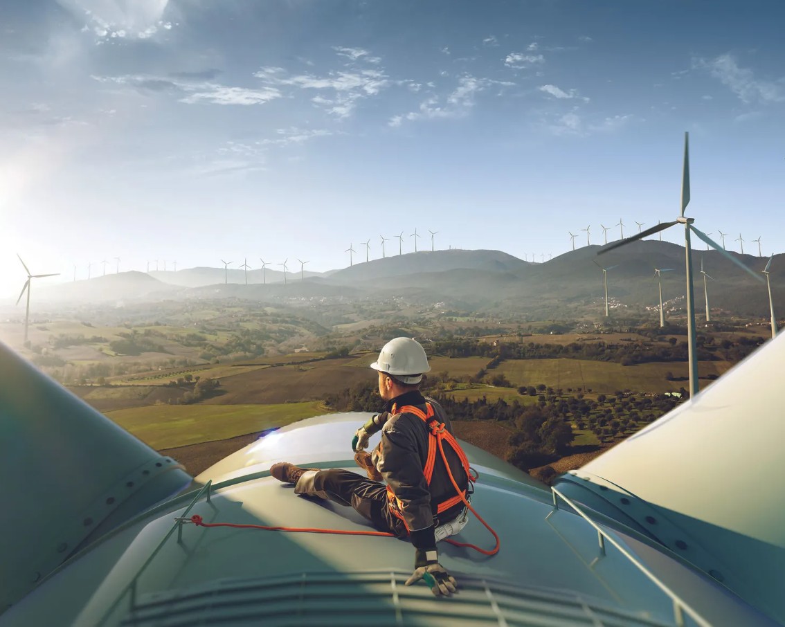 Entro il 2029 serviranno 4 milioni di lavoratori green: tra i più richiesti gli operai specializzati nel settore costruzioni